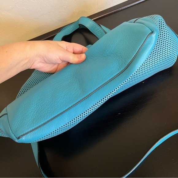 Vince Camuto Beatt blue Moon perforated leather satchel bag with strap EUC - Picture 14 of 16